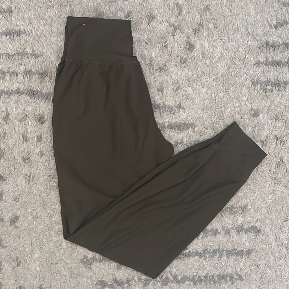 3/$15 🟣 Old Navy Active Powersoft Joggers, army green, size small